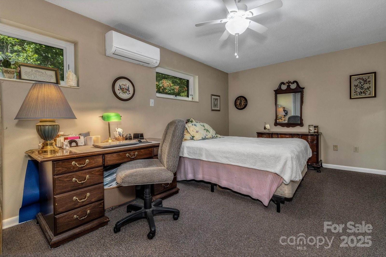 31 Mark Twain Road, Asheville, NC 28805