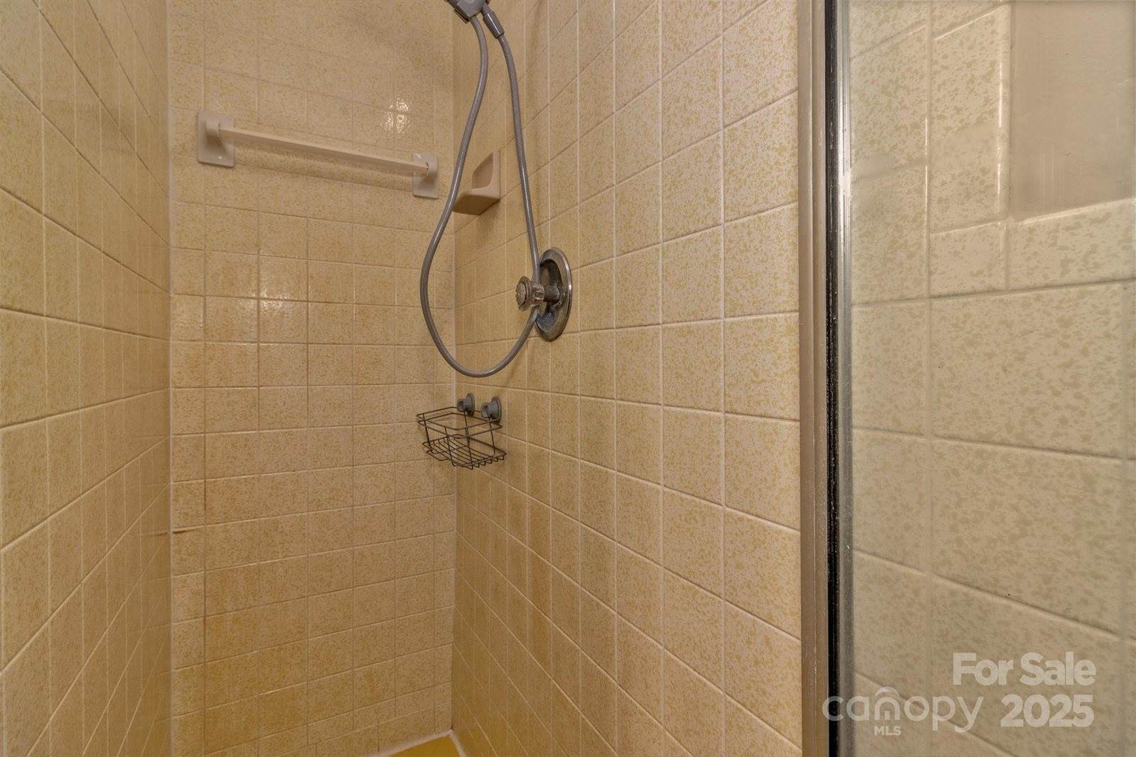 31 Mark Twain Road, Asheville, NC 28805