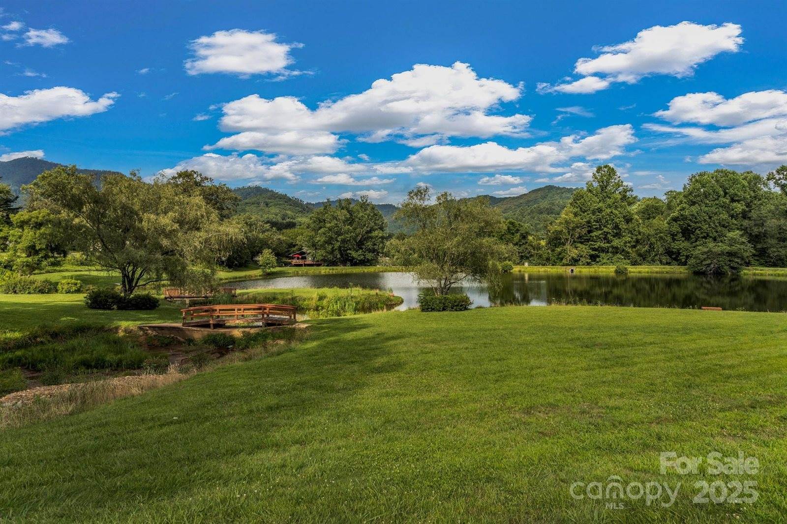 31 Mark Twain Road, Asheville, NC 28805