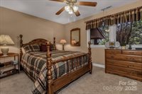 31 Mark Twain Road, Asheville, NC 28805