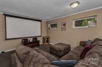 31 Mark Twain Road, Asheville, NC 28805