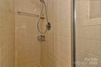 31 Mark Twain Road, Asheville, NC 28805