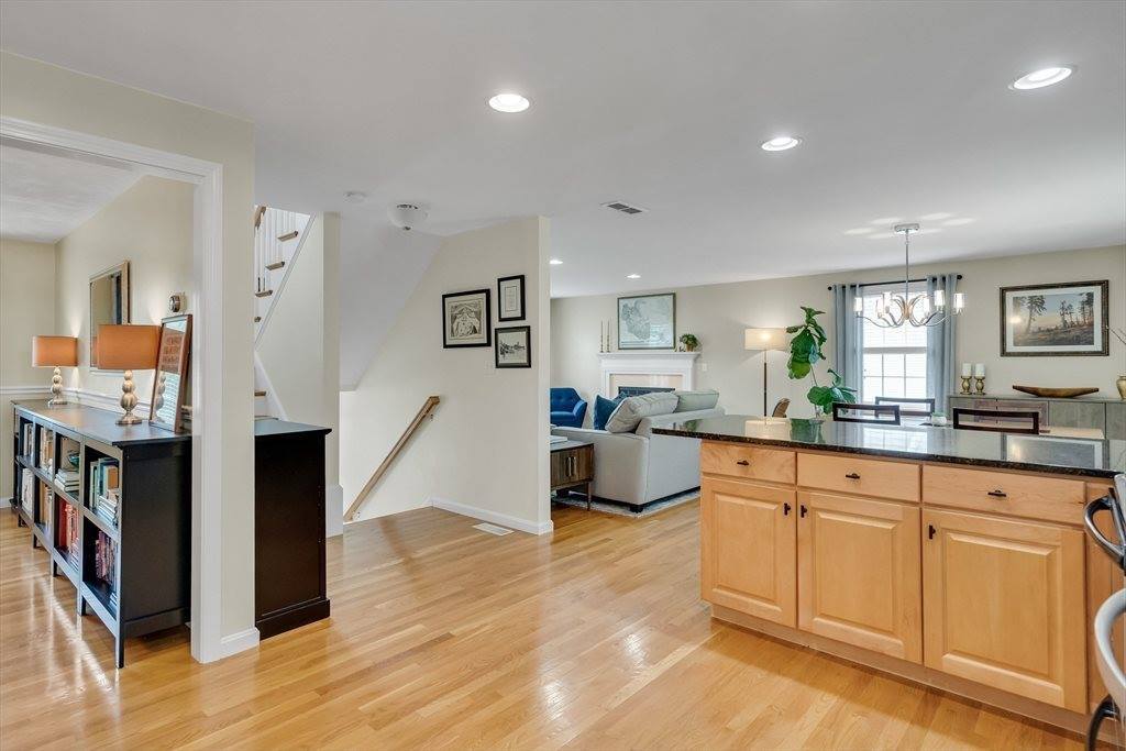 6 Sequoia Dr, Wilmington, MA 01887