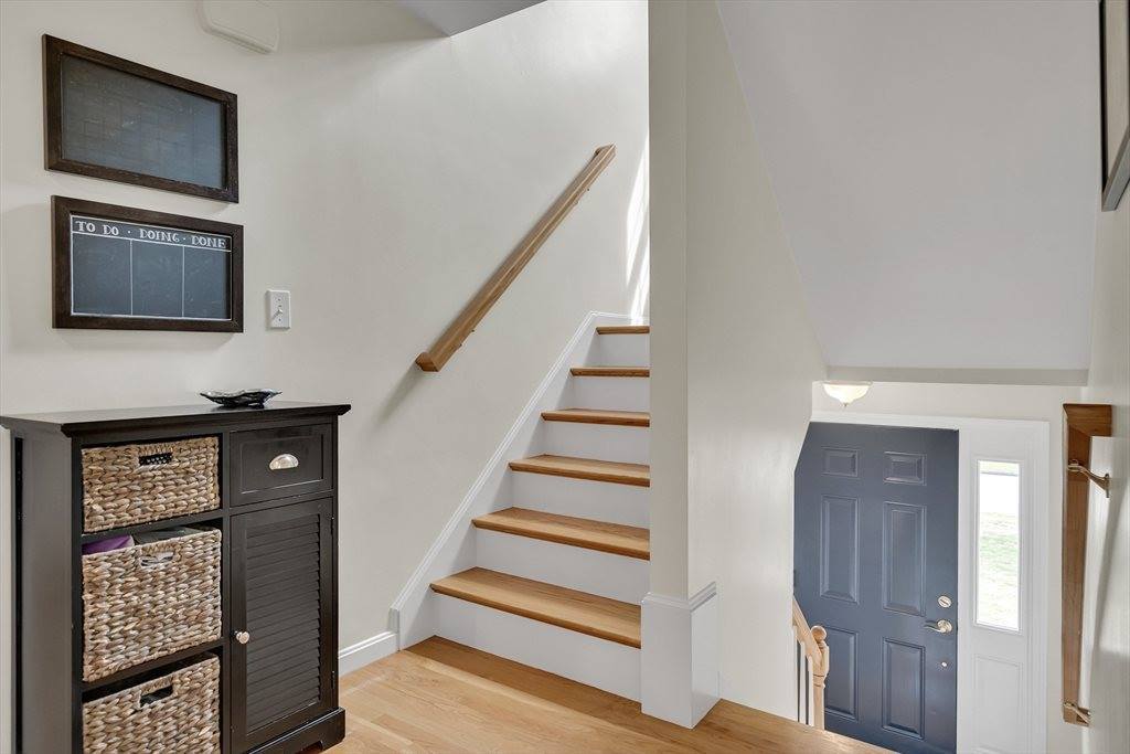 6 Sequoia Dr, Wilmington, MA 01887