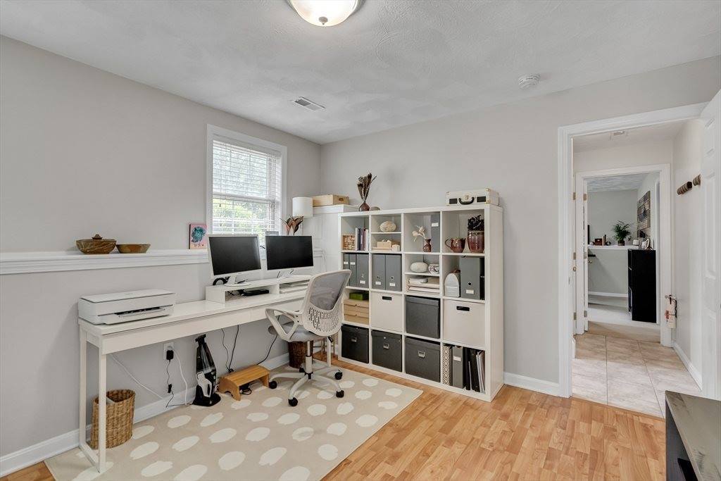 6 Sequoia Dr, Wilmington, MA 01887