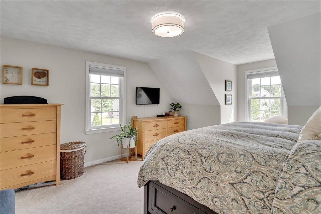 6 Sequoia Dr, Wilmington, MA 01887