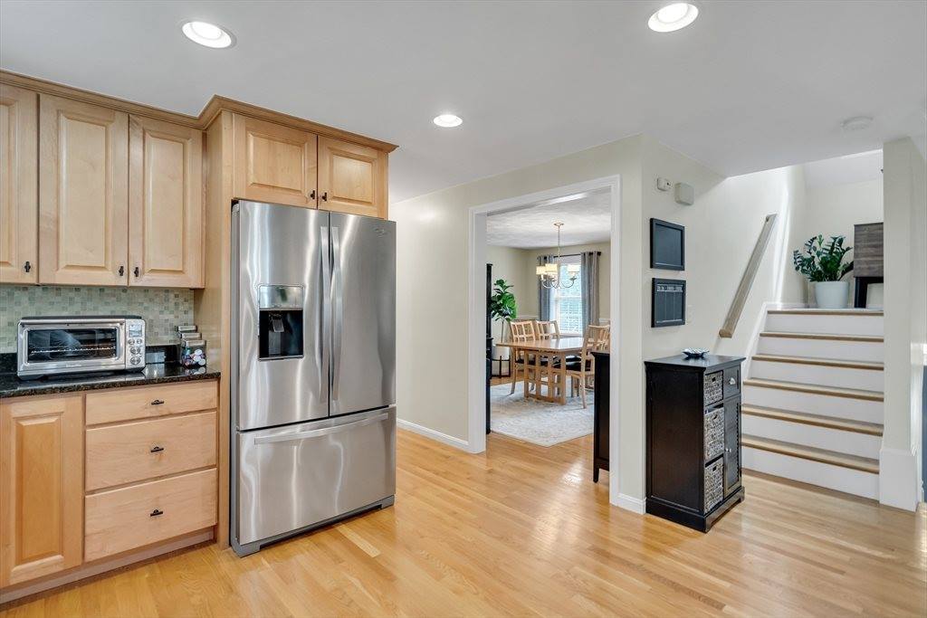 6 Sequoia Dr, Wilmington, MA 01887