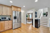 6 Sequoia Dr, Wilmington, MA 01887