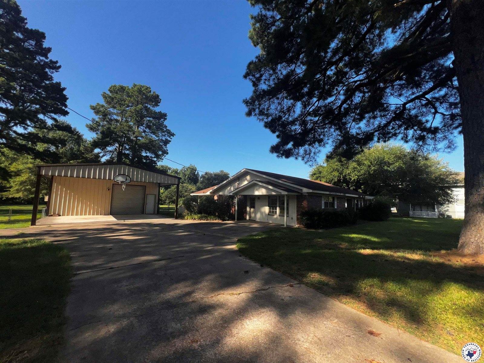 2516 E 42nd St, Texarkana, AR 71854