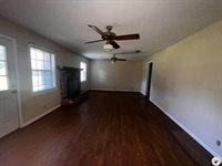 2516 E 42nd St, Texarkana, AR 71854