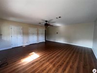 2516 E 42nd St, Texarkana, AR 71854