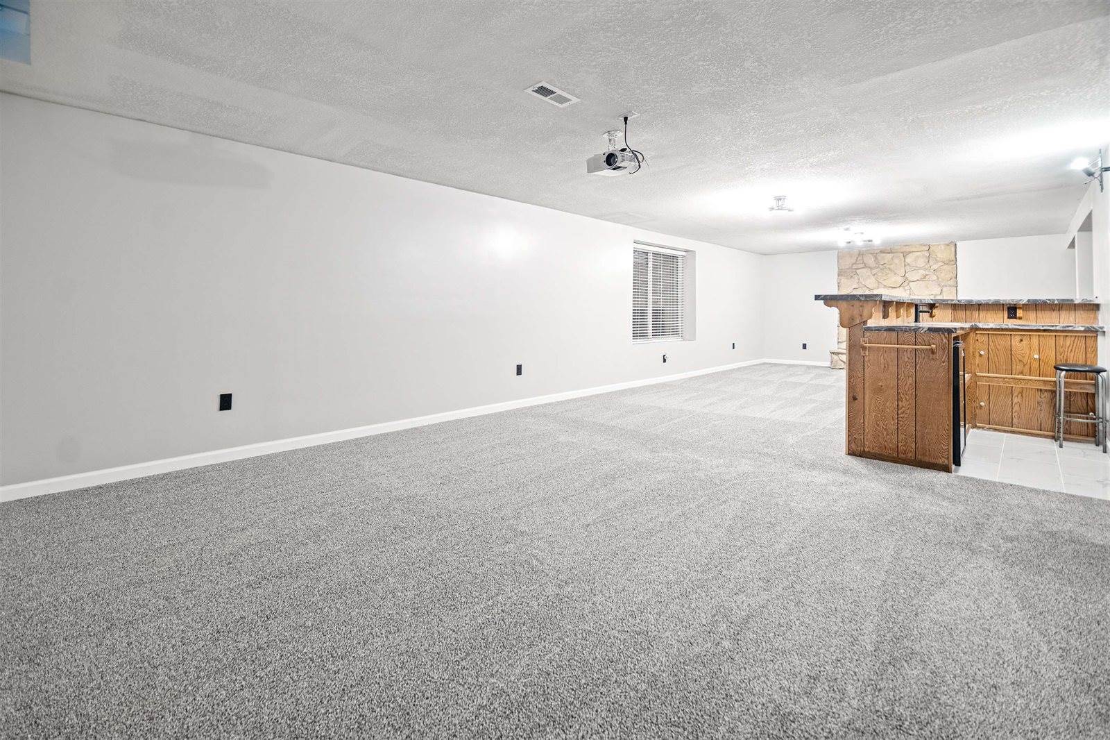 8635 East Mount Vernon St, Wichita, KS 67207