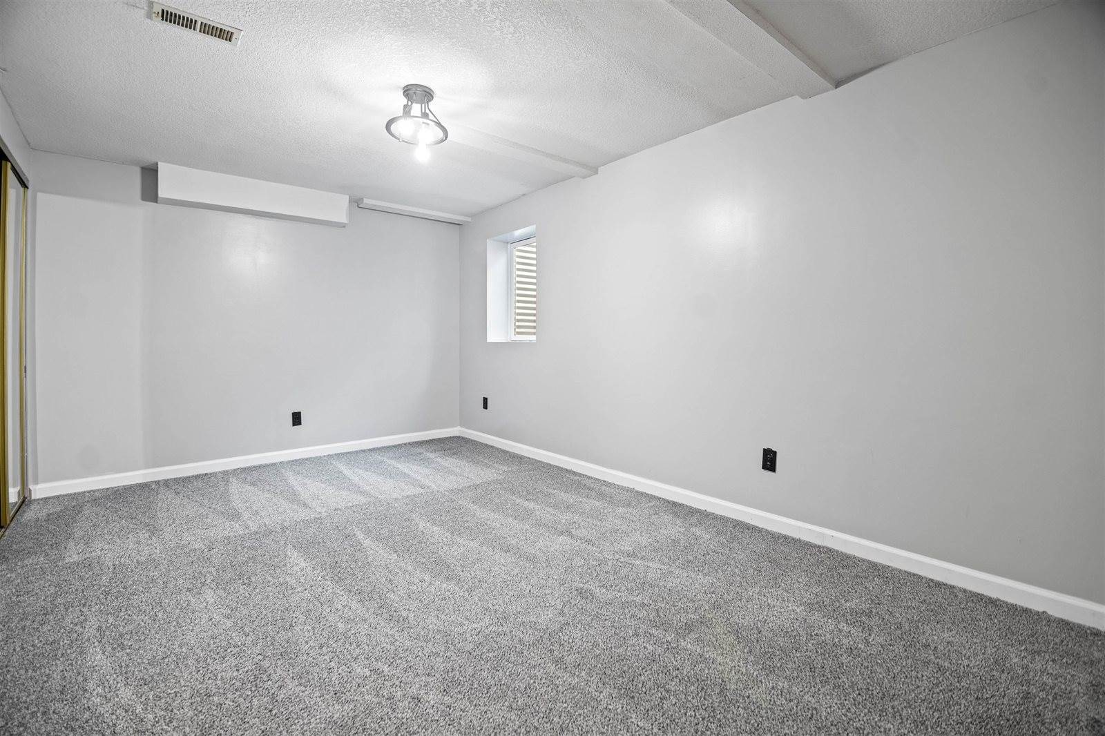 8635 East Mount Vernon St, Wichita, KS 67207