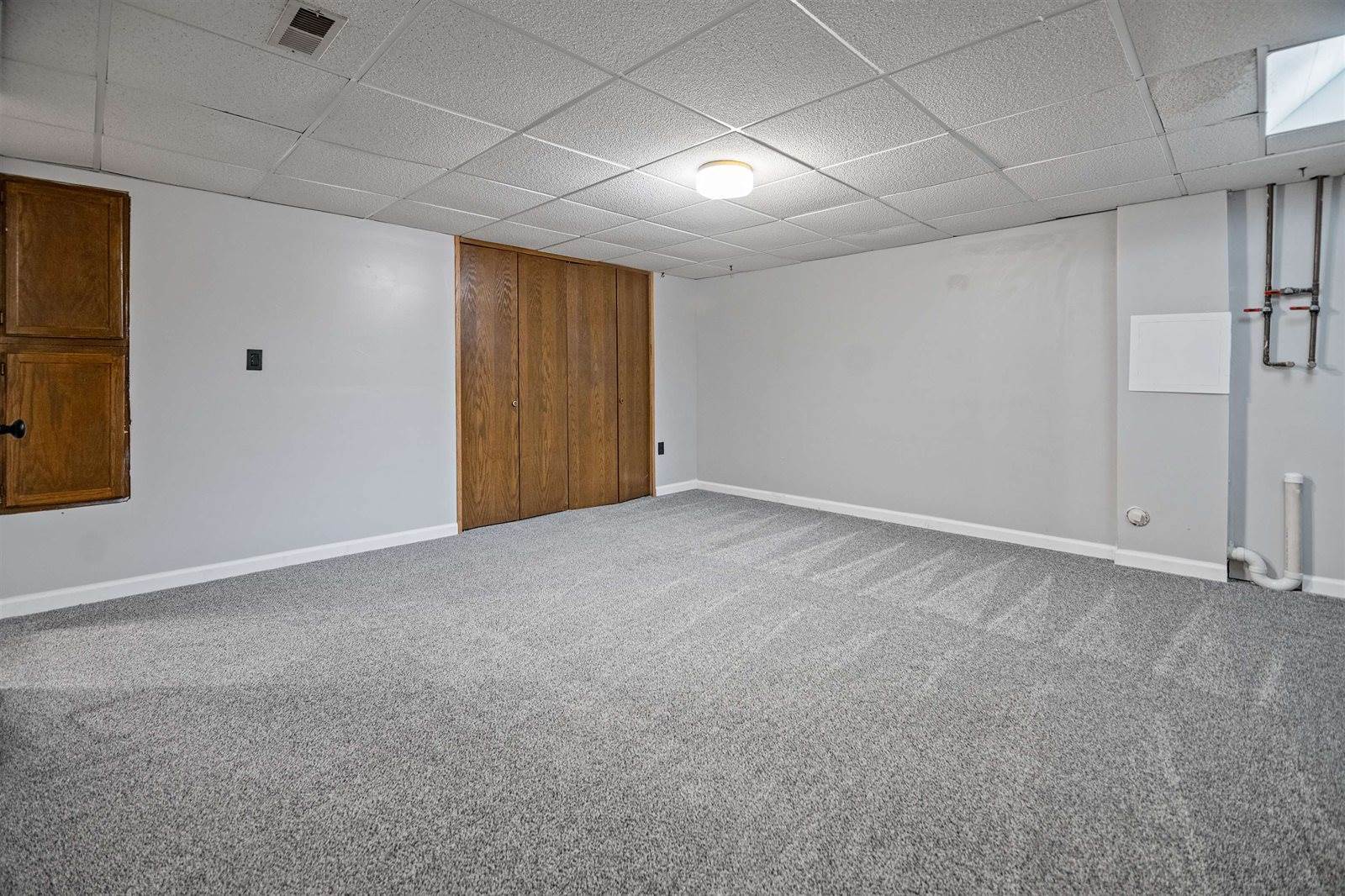 8635 East Mount Vernon St, Wichita, KS 67207