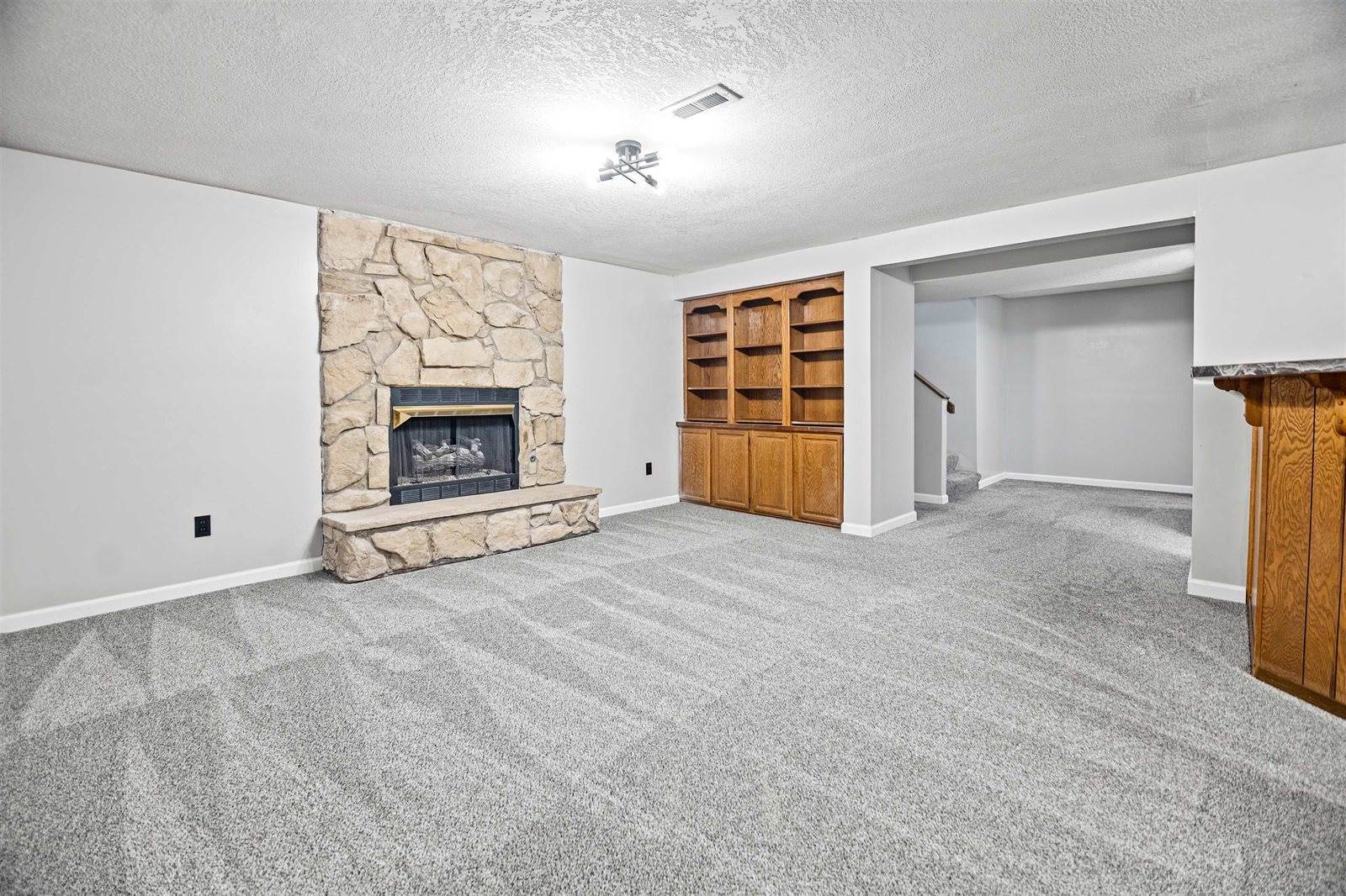 8635 East Mount Vernon St, Wichita, KS 67207