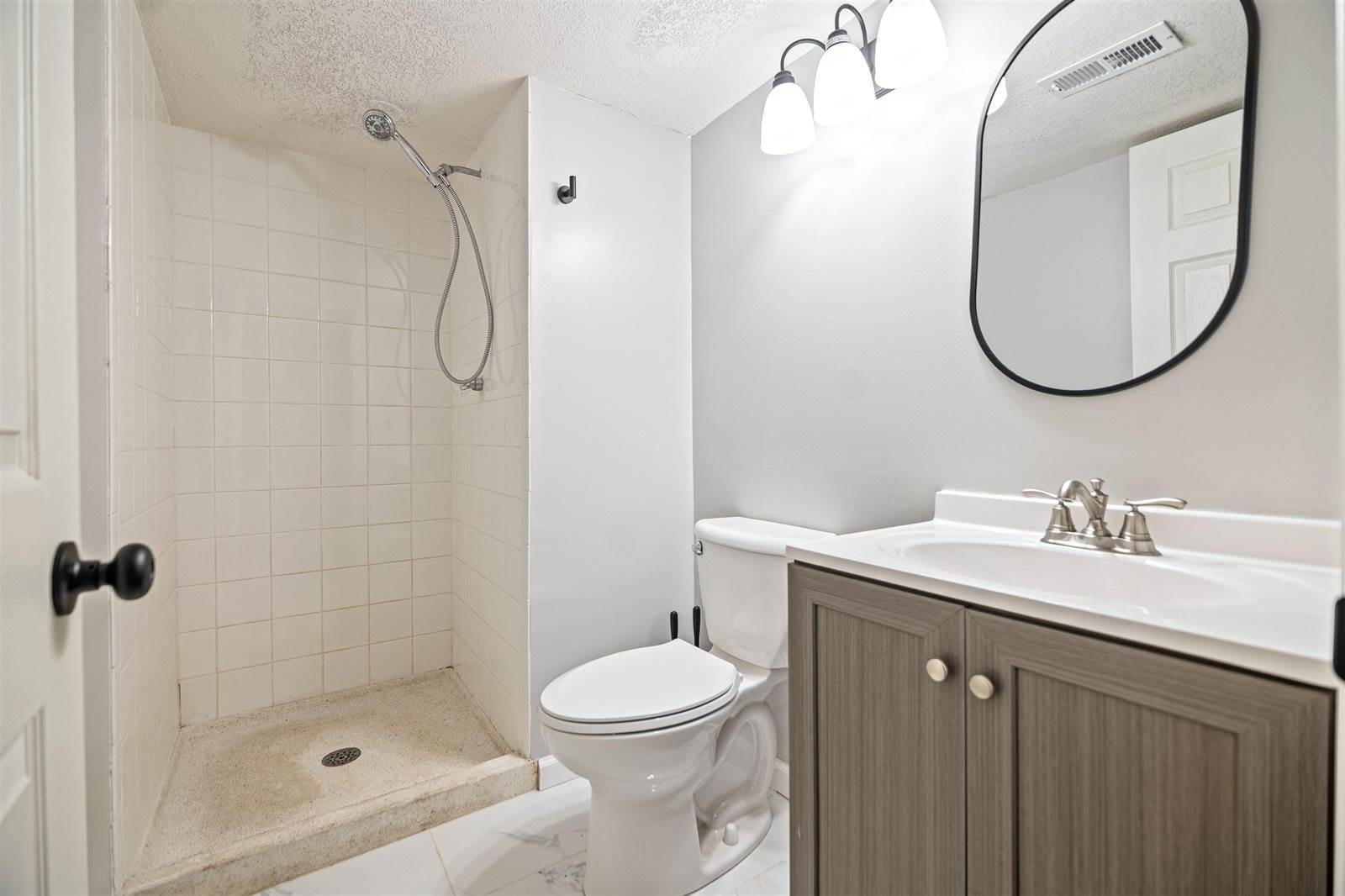 8635 East Mount Vernon St, Wichita, KS 67207