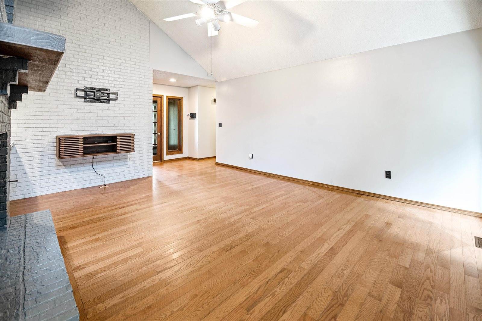 8635 East Mount Vernon St, Wichita, KS 67207