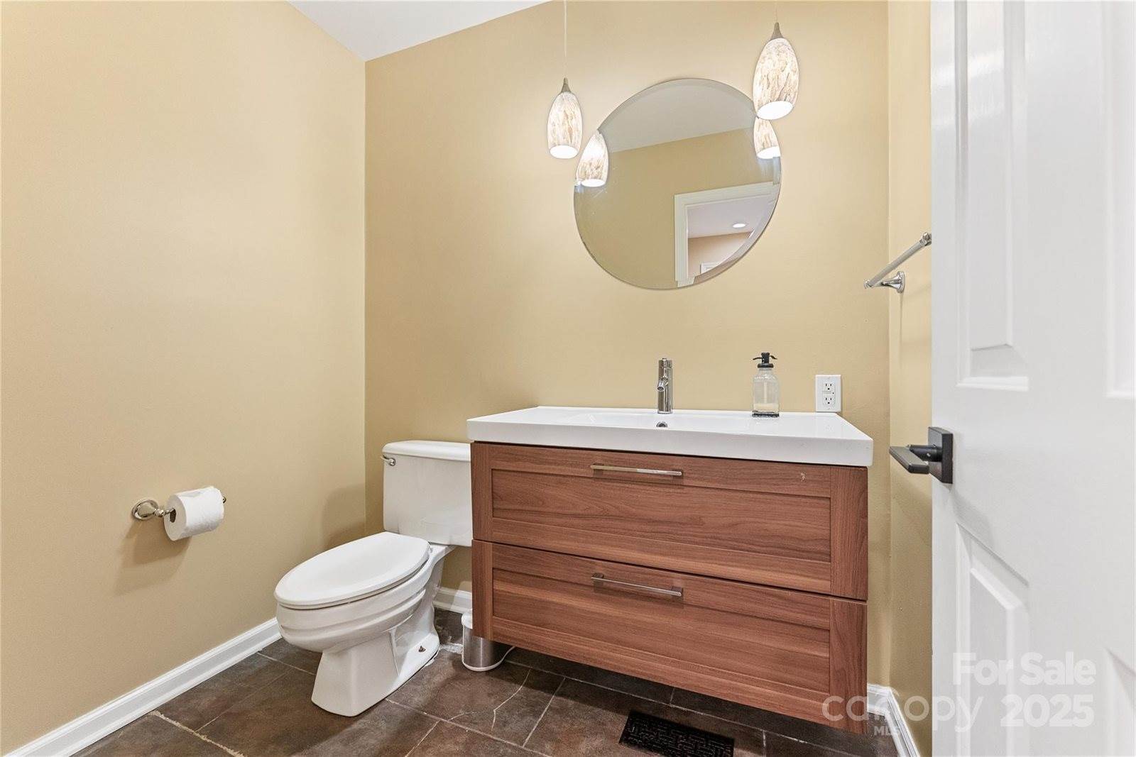 223 Cheyenne Court, Asheville, NC 28803