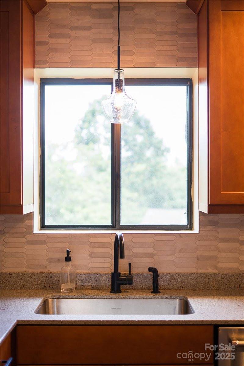 223 Cheyenne Court, Asheville, NC 28803