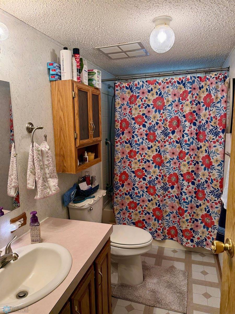 16288 220th Avenue NE, Thief River Falls, MN 56701