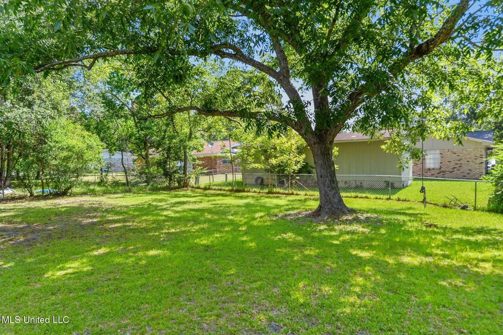 1308 Parktown Drive, Ocean Springs, MS 39564