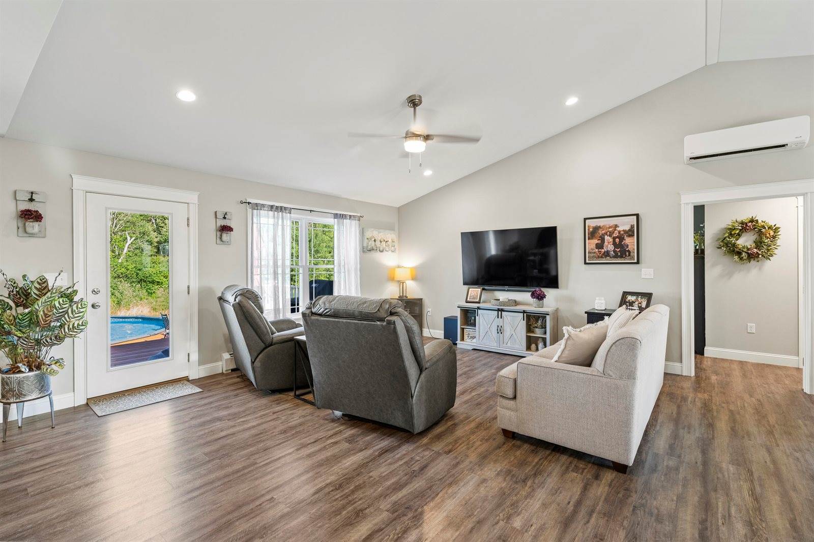 204 Edenfield Drive, Hermon, ME 04401