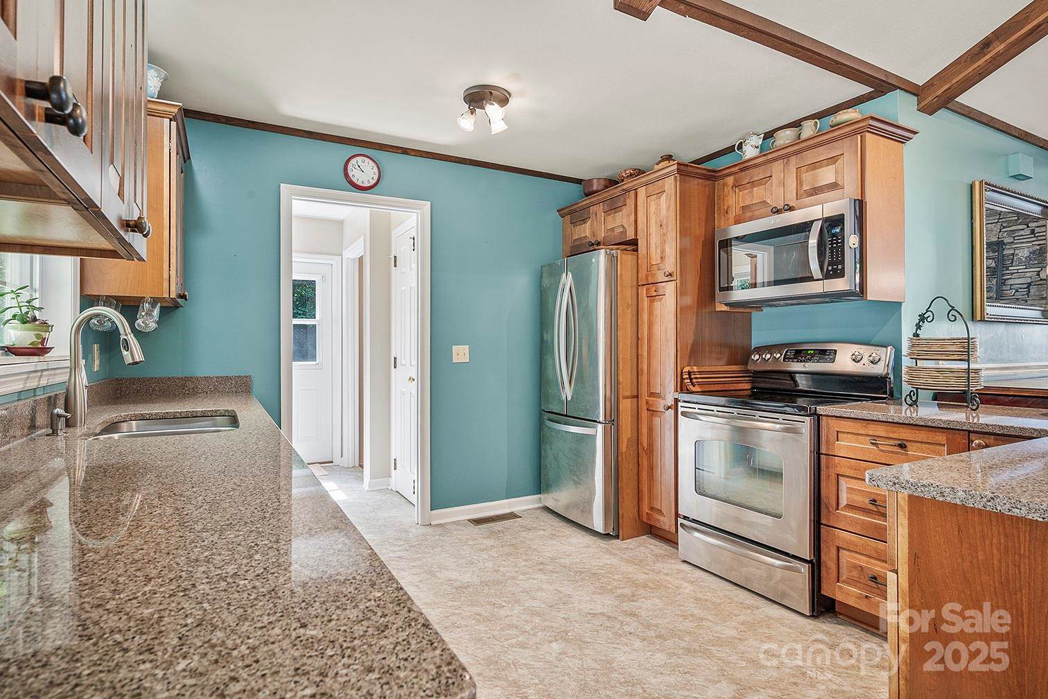 1995 Hemlock Trail, Columbus, NC 28722