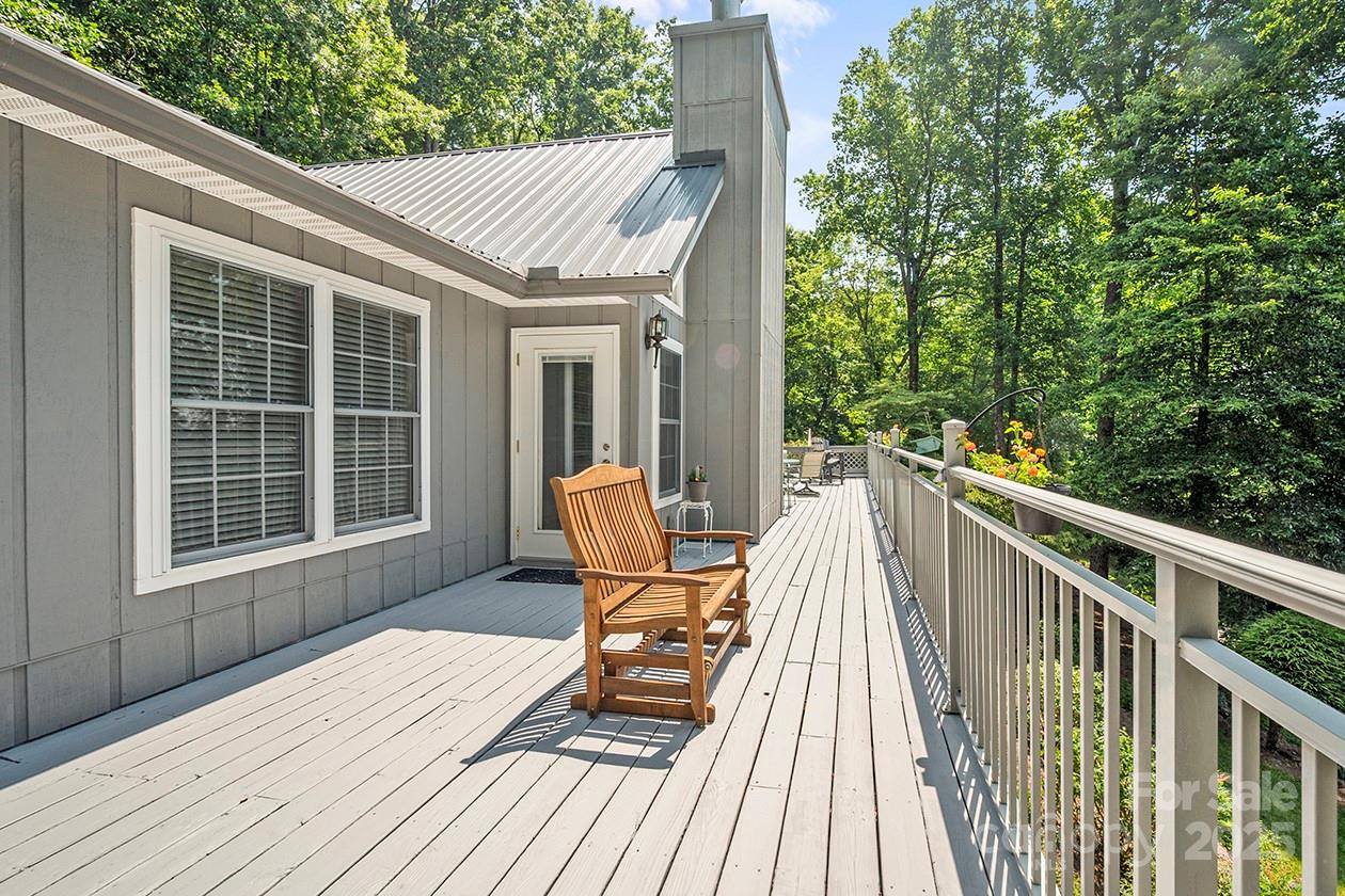 1995 Hemlock Trail, Columbus, NC 28722