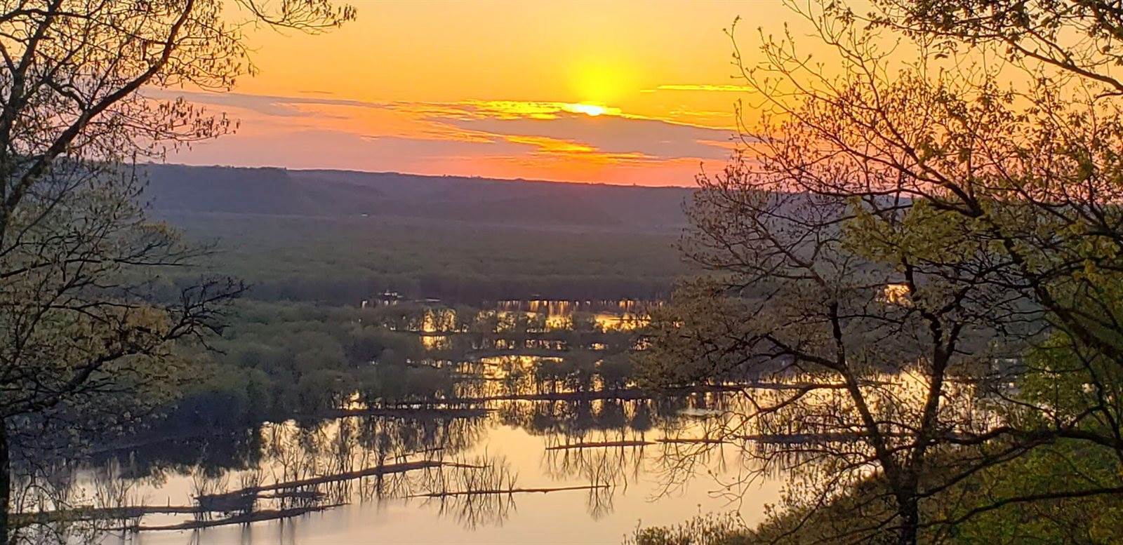 S7855 Eagle Crest Dr, De Soto, WI 54624