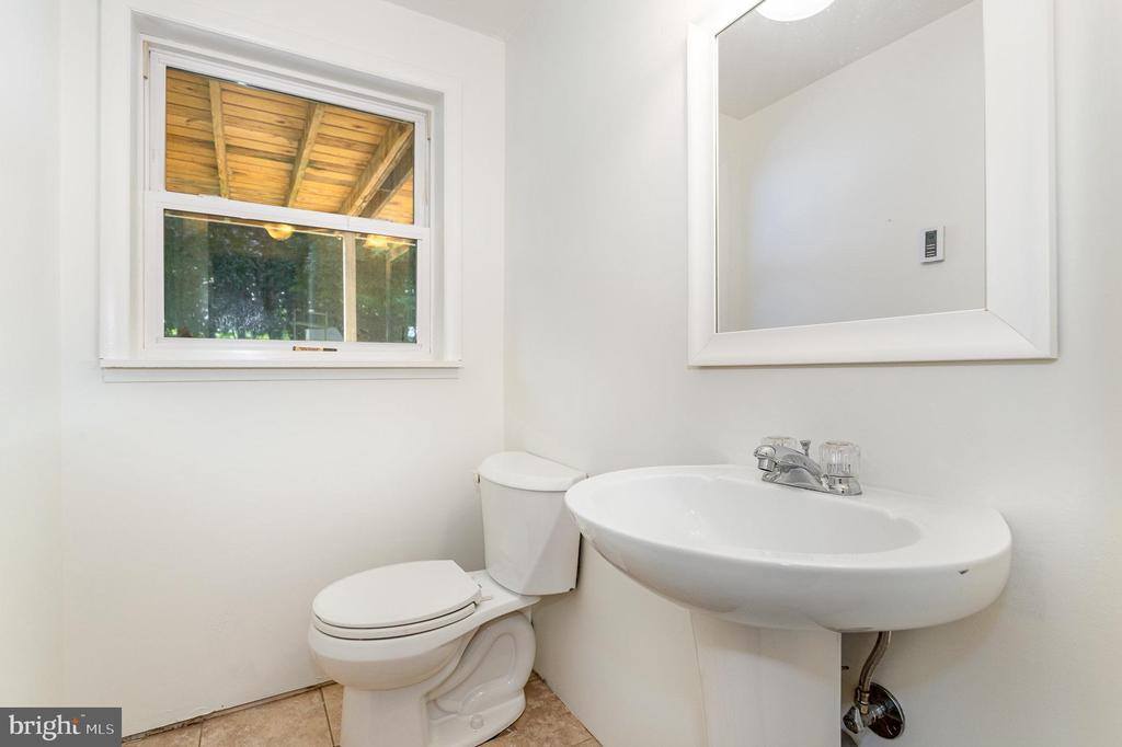 604 Charles Road, Dauphin, PA 17018