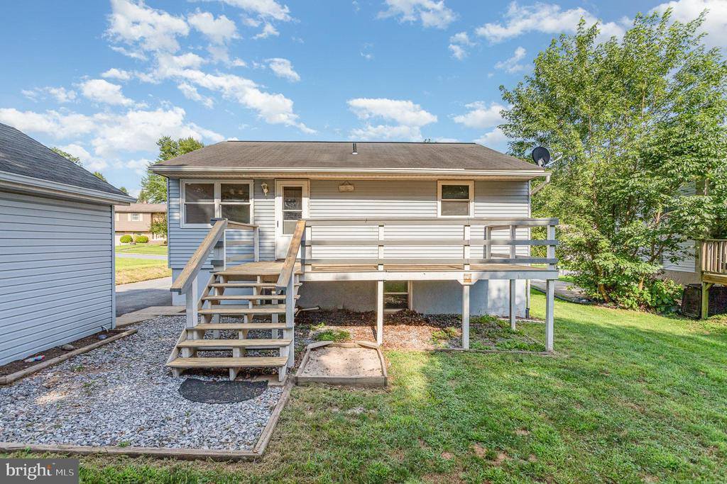 604 Charles Road, Dauphin, PA 17018