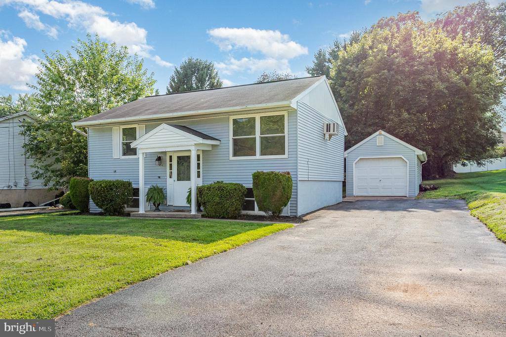 604 Charles Road, Dauphin, PA 17018