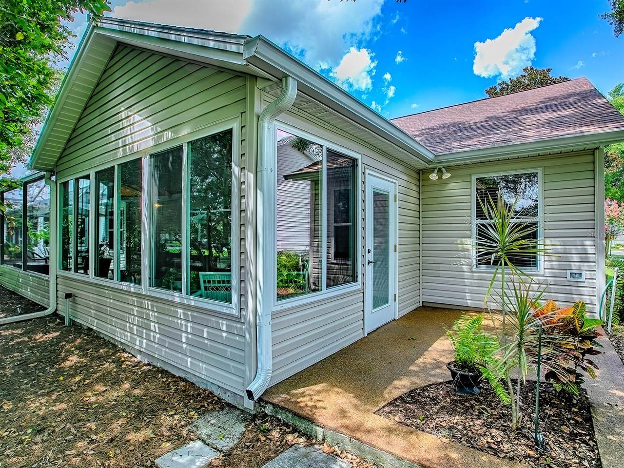 1217 Oak Forest Drive, The Villages, FL 32162