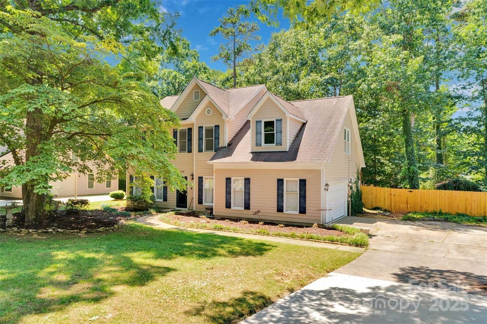 2725 Kirkholm Drive, Matthews, NC 28105