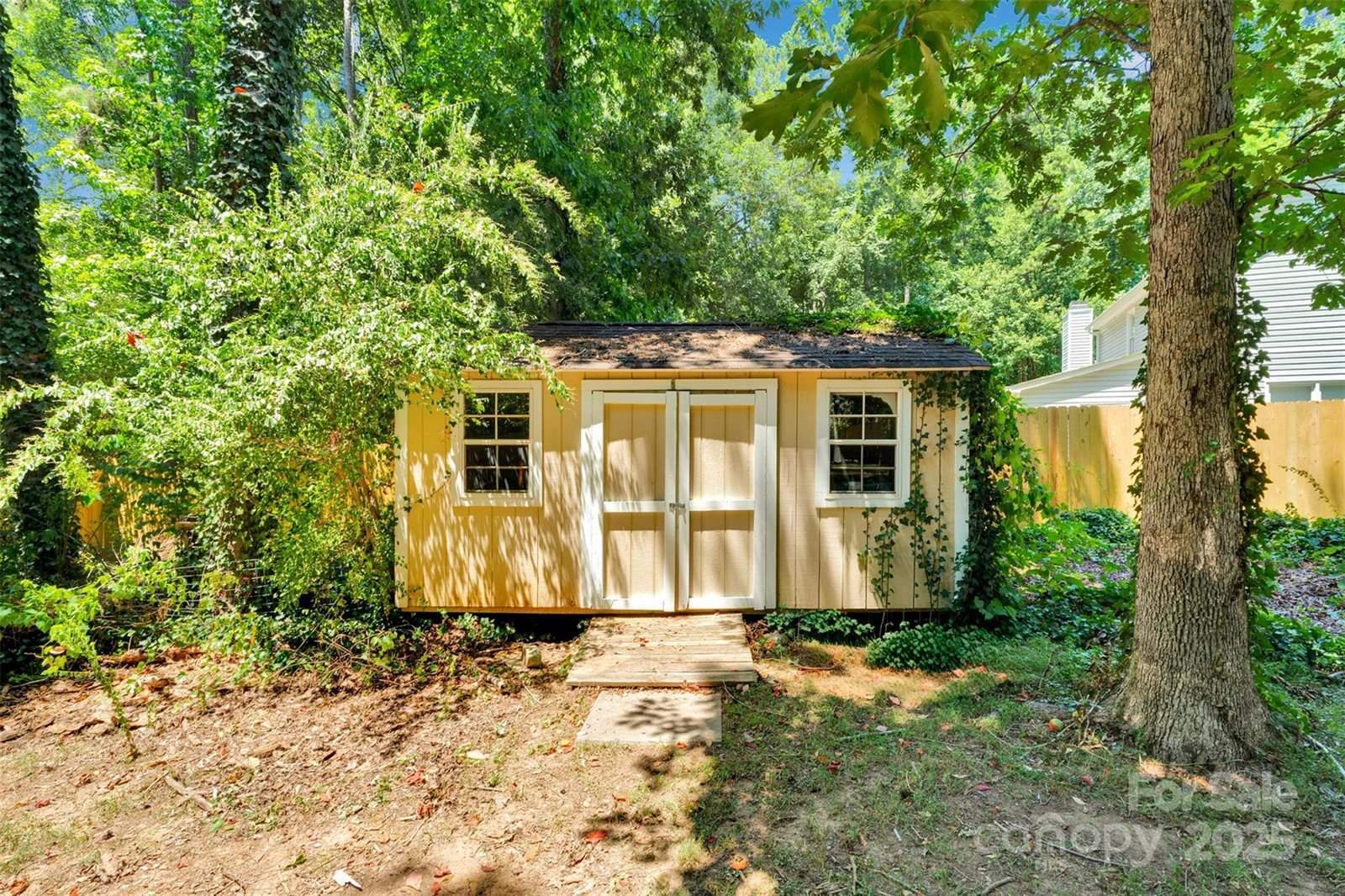 2725 Kirkholm Drive, Matthews, NC 28105