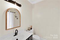 2725 Kirkholm Drive, Matthews, NC 28105