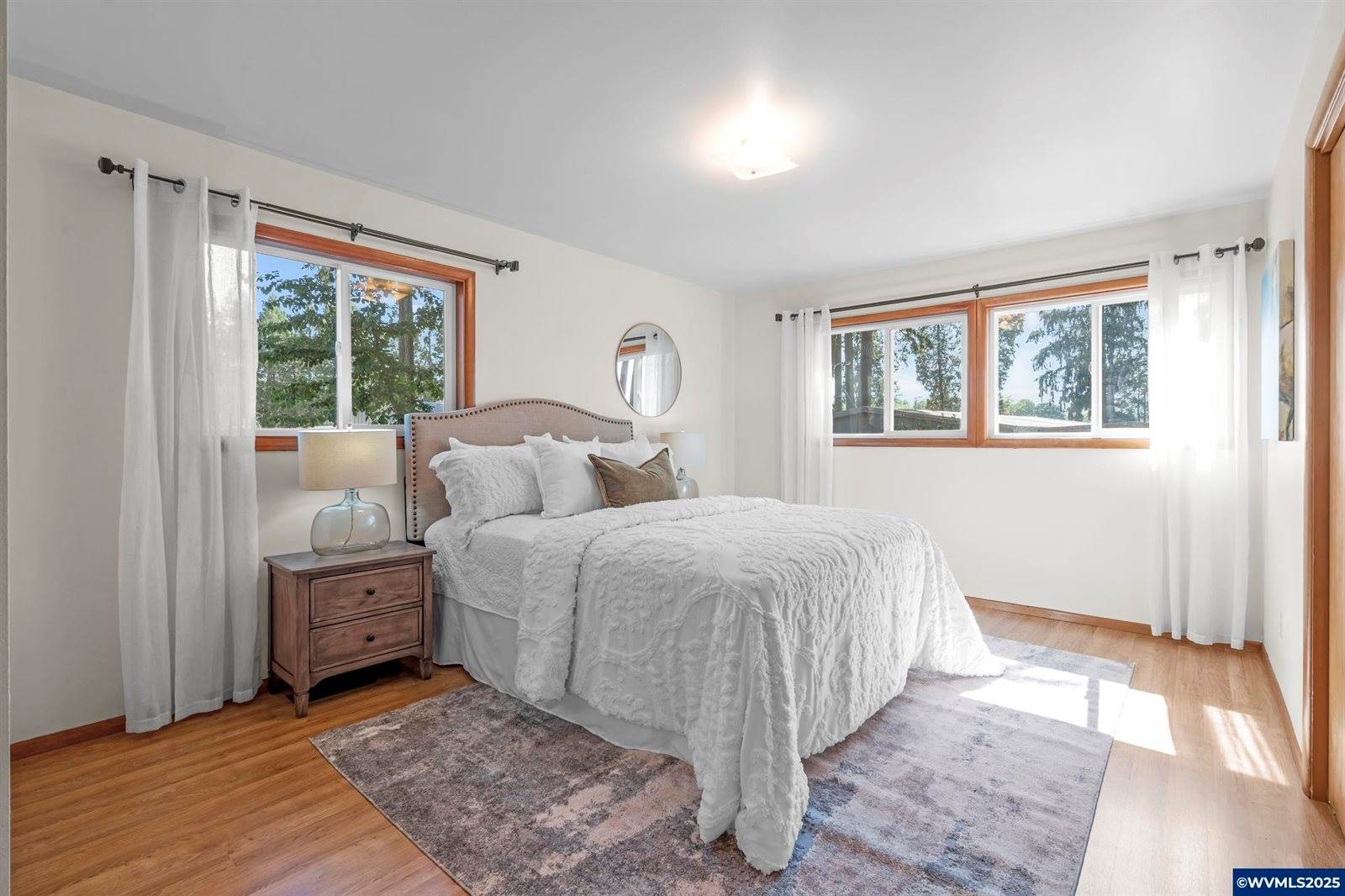 36765 Glaser Dr, Scio, OR 97374