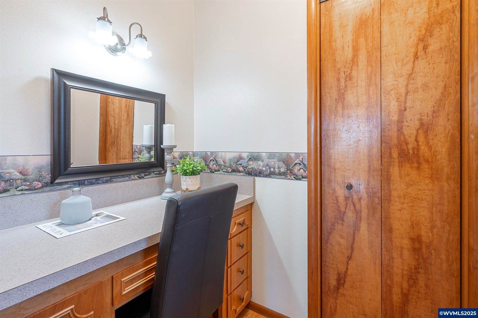 36765 Glaser Dr, Scio, OR 97374