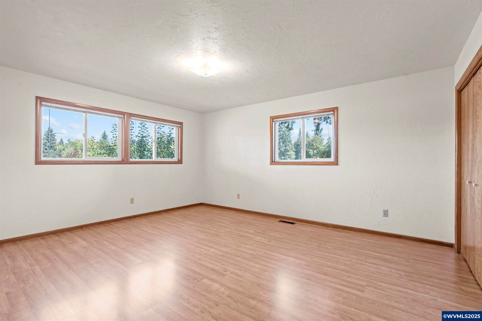 36765 Glaser Dr, Scio, OR 97374