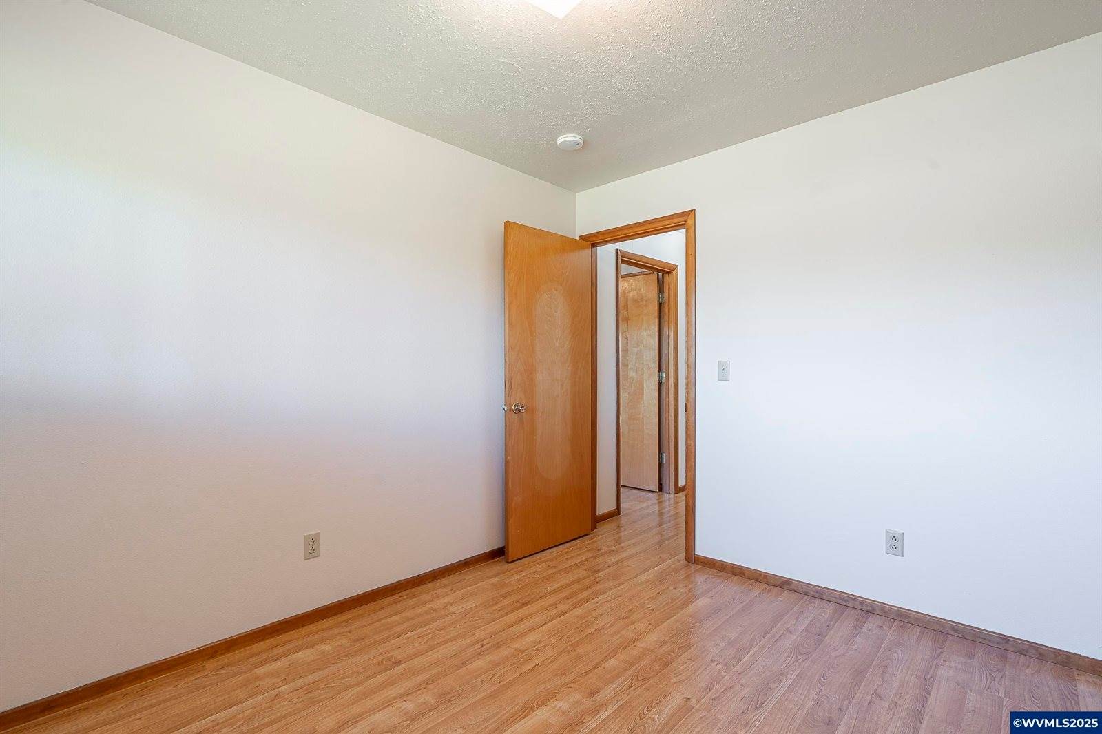 36765 Glaser Dr, Scio, OR 97374