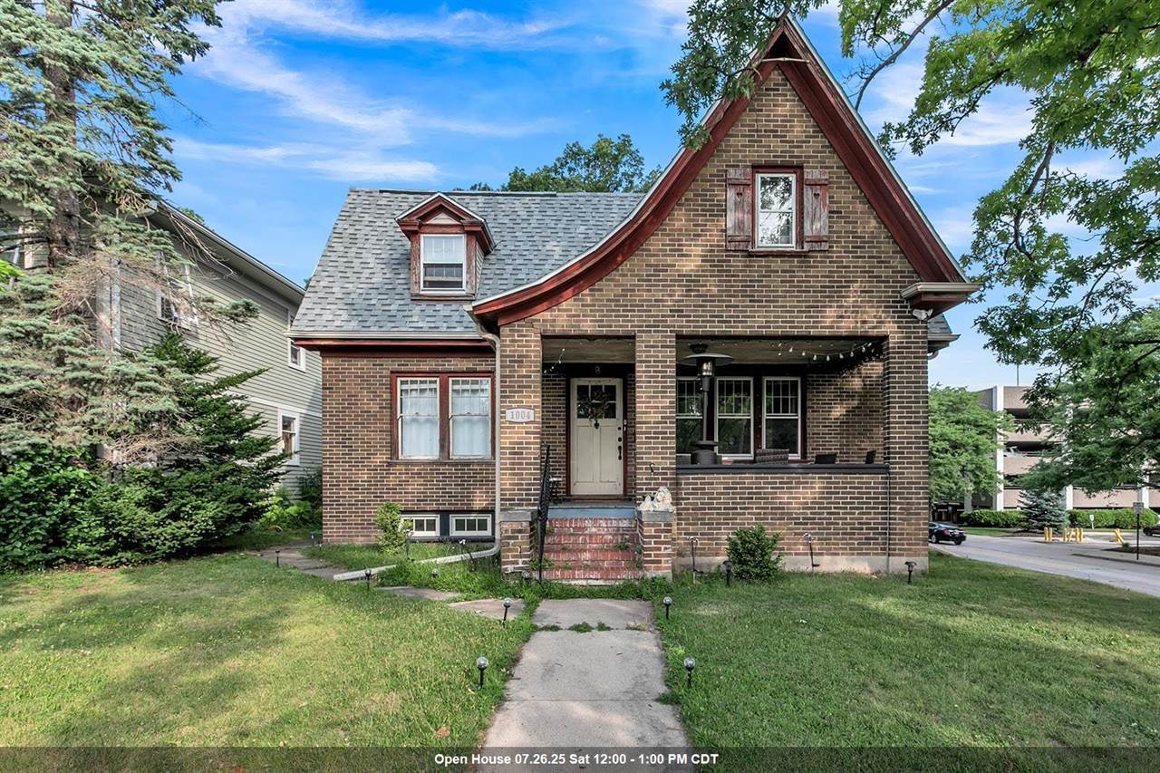 1004 South Webster Avenue, Green Bay, WI 54301