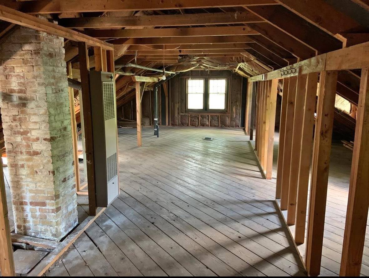 1004 South Webster Avenue, Green Bay, WI 54301