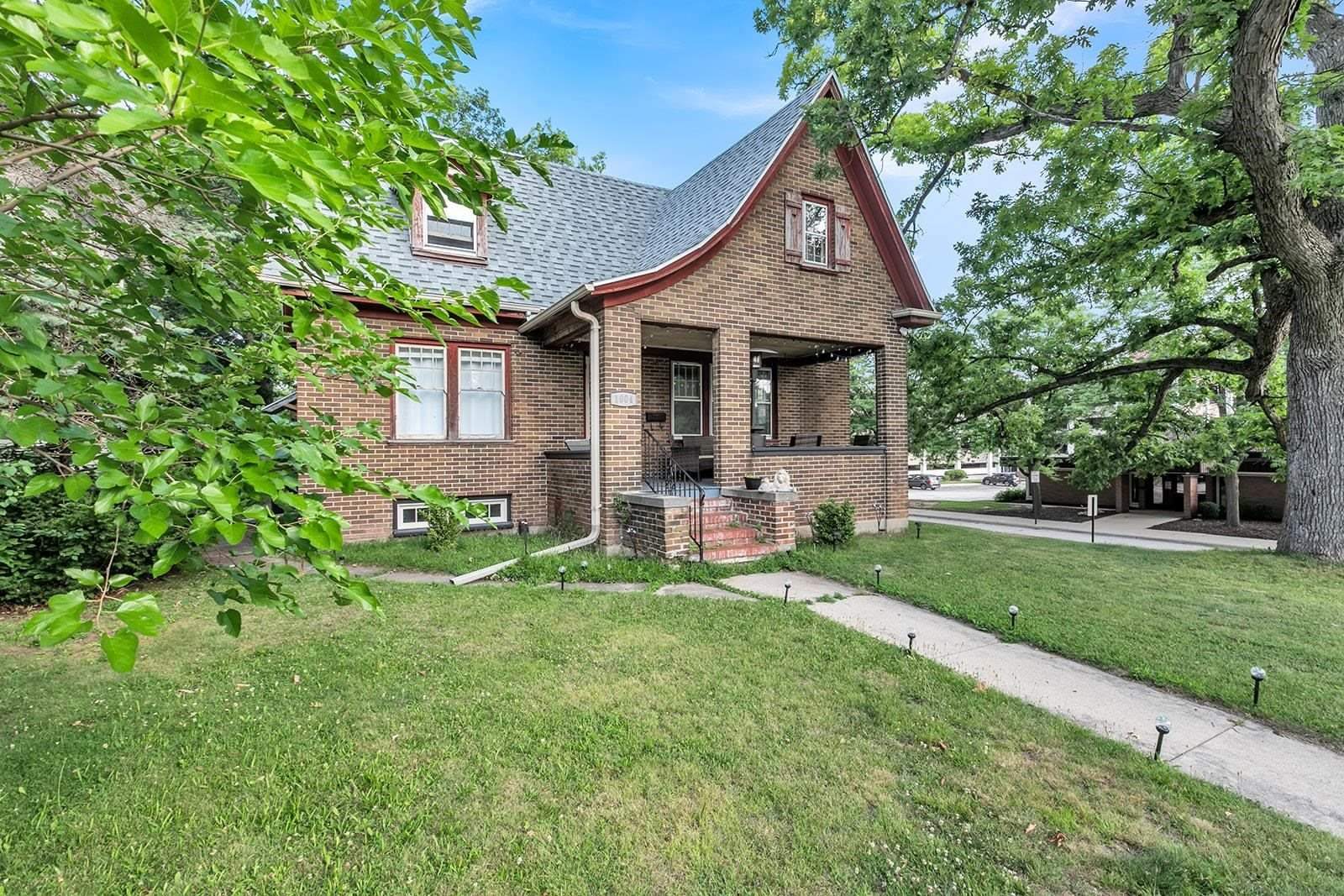 1004 South Webster Avenue, Green Bay, WI 54301