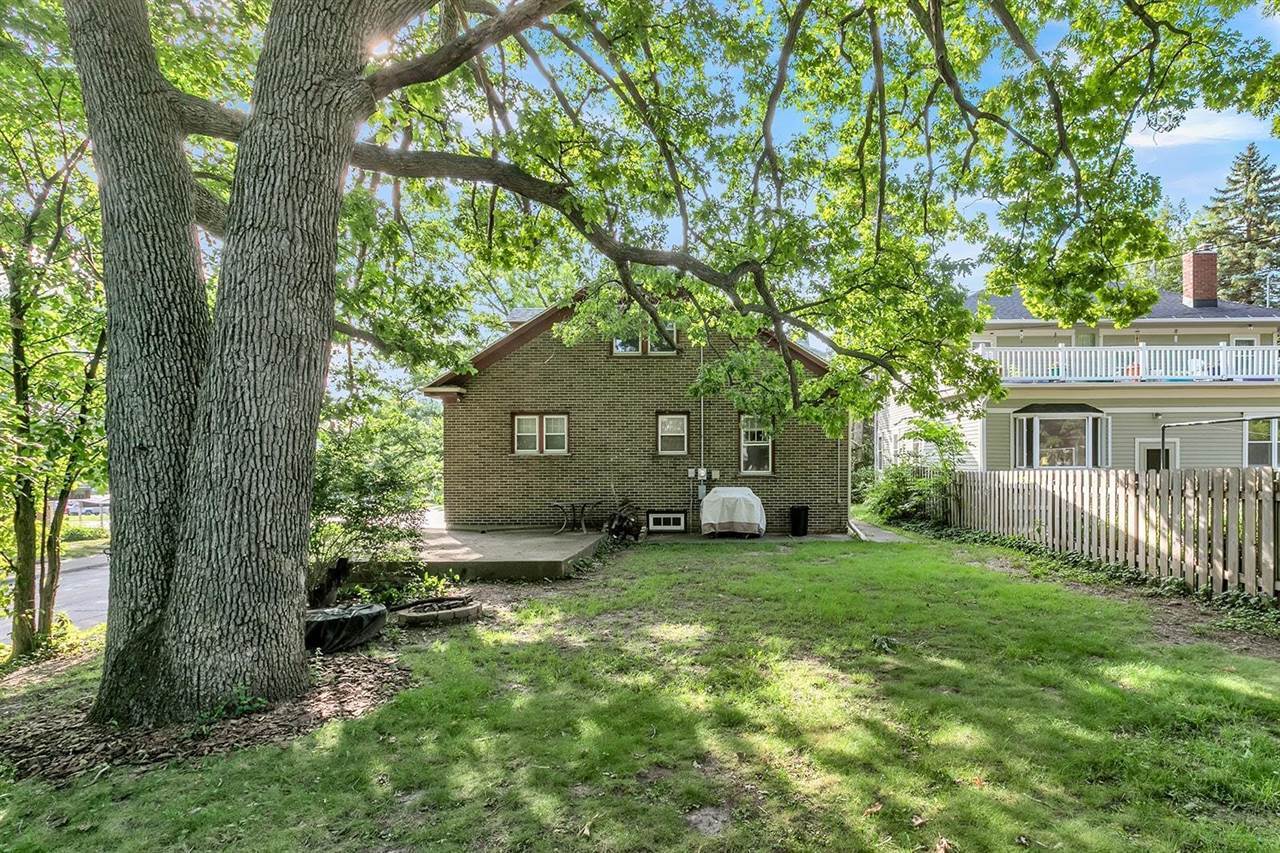 1004 South Webster Avenue, Green Bay, WI 54301