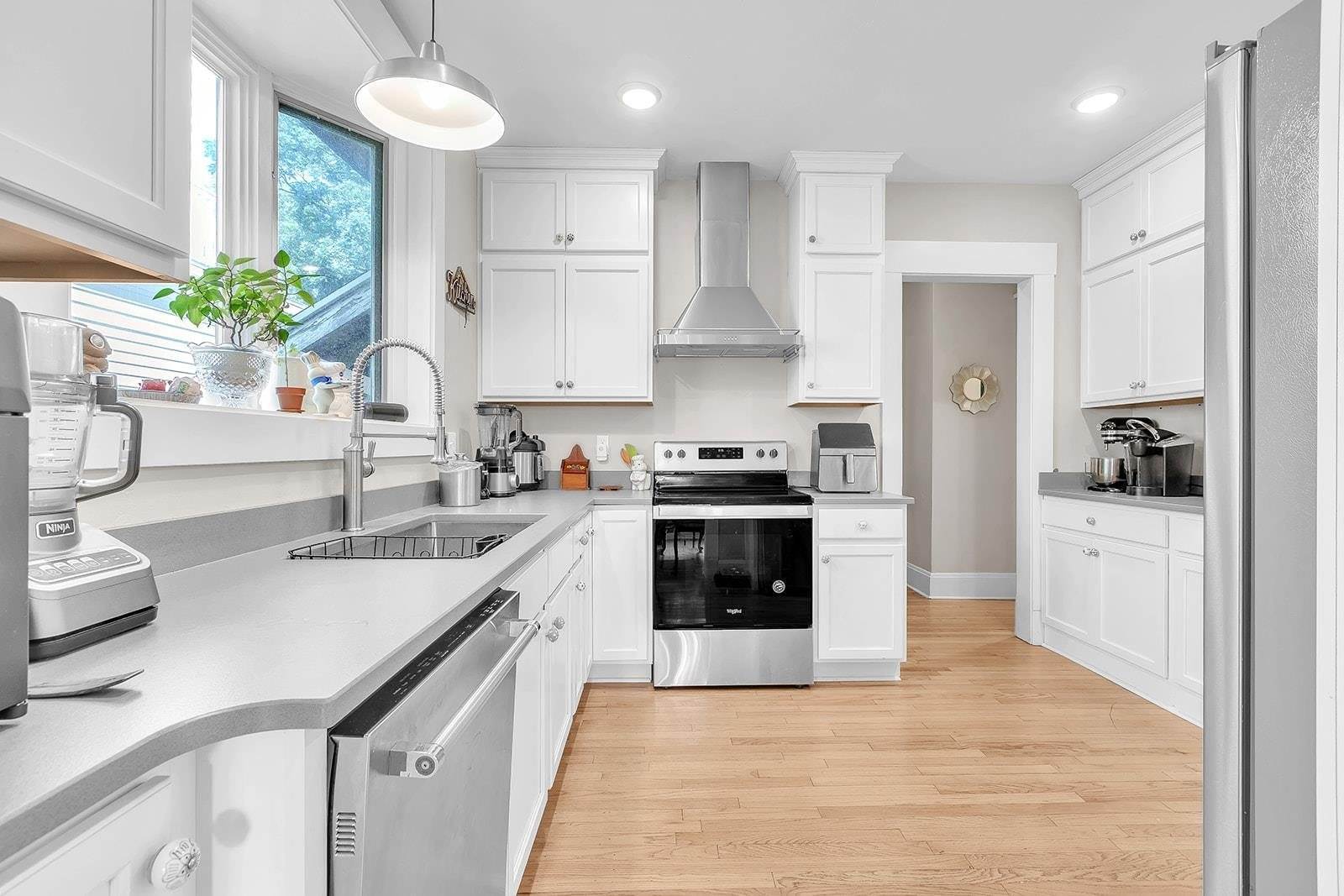 1004 South Webster Avenue, Green Bay, WI 54301