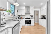 1004 South Webster Avenue, Green Bay, WI 54301