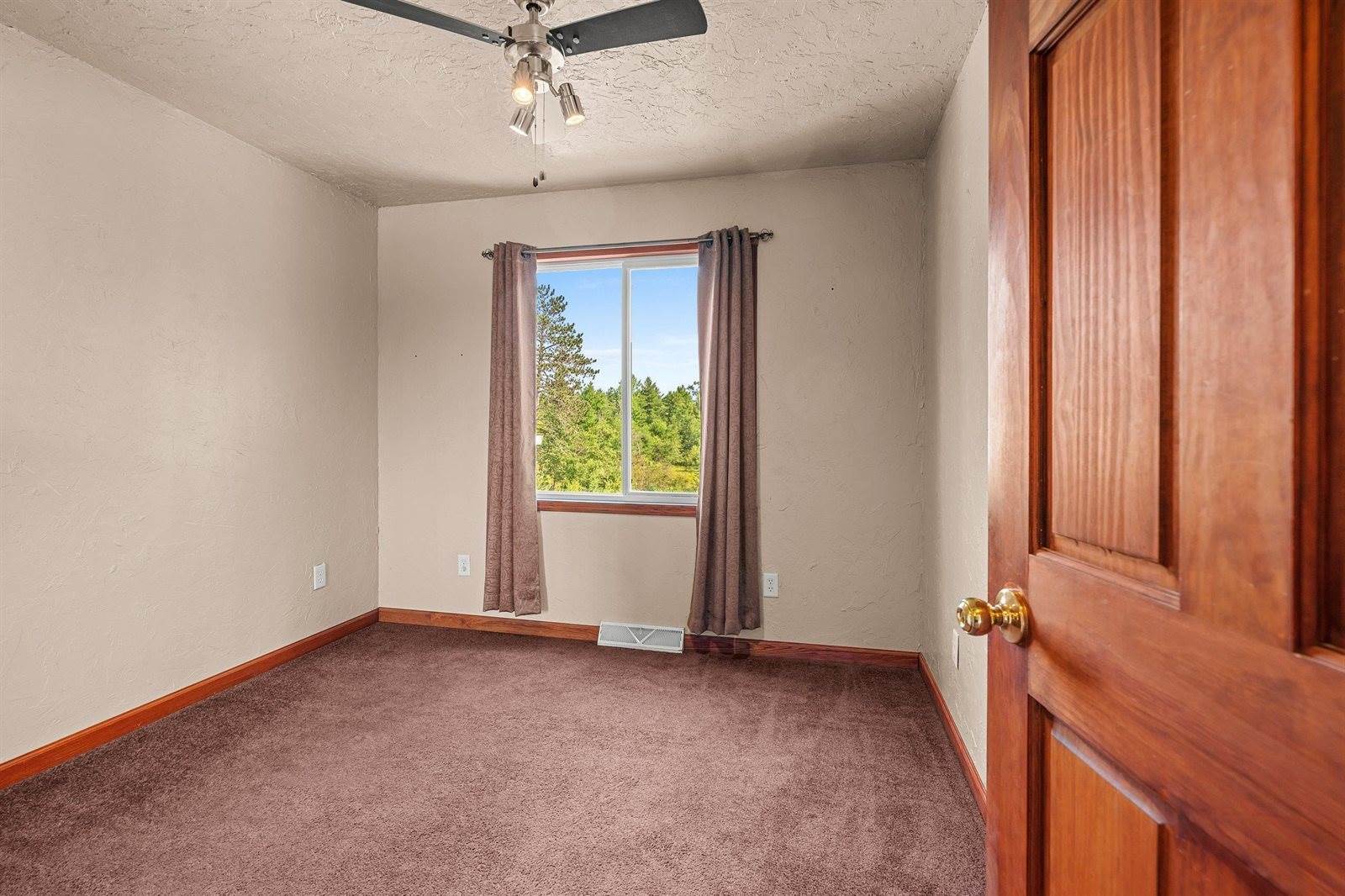 W11443 1ST Street, Crivitz, WI 54114