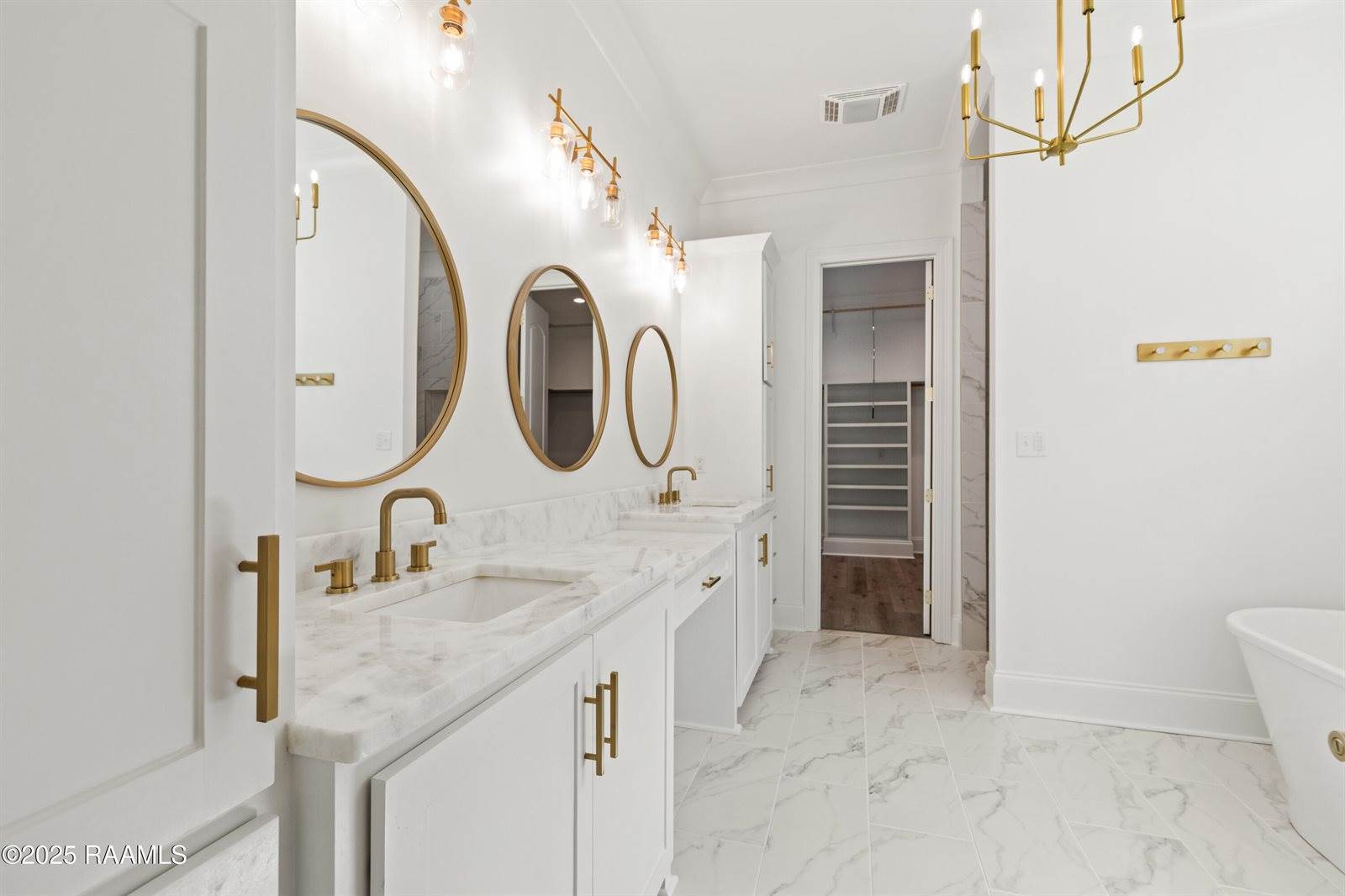 313 Harvest Creek Lane, Lafayette, LA 70508