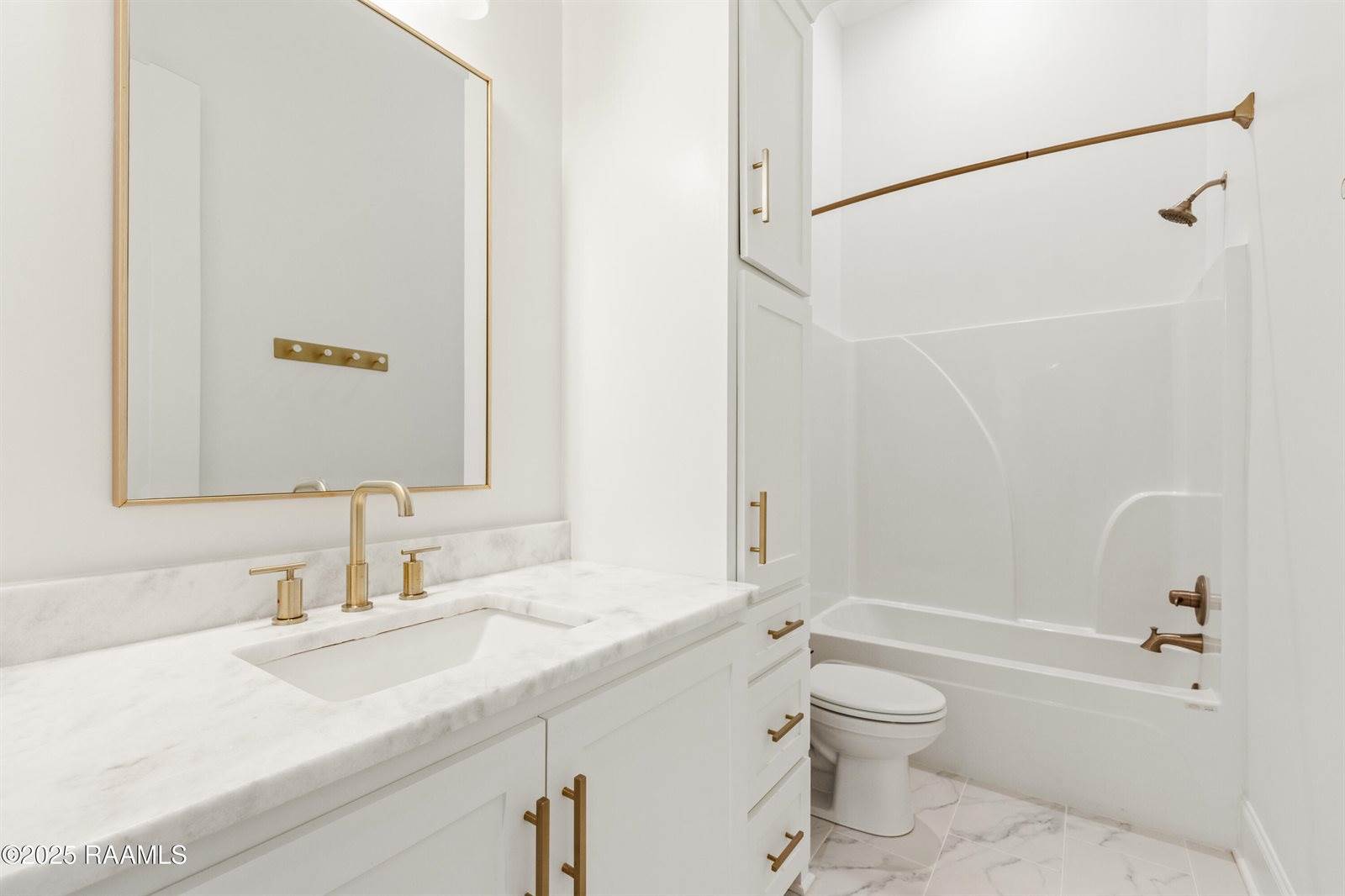 313 Harvest Creek Lane, Lafayette, LA 70508