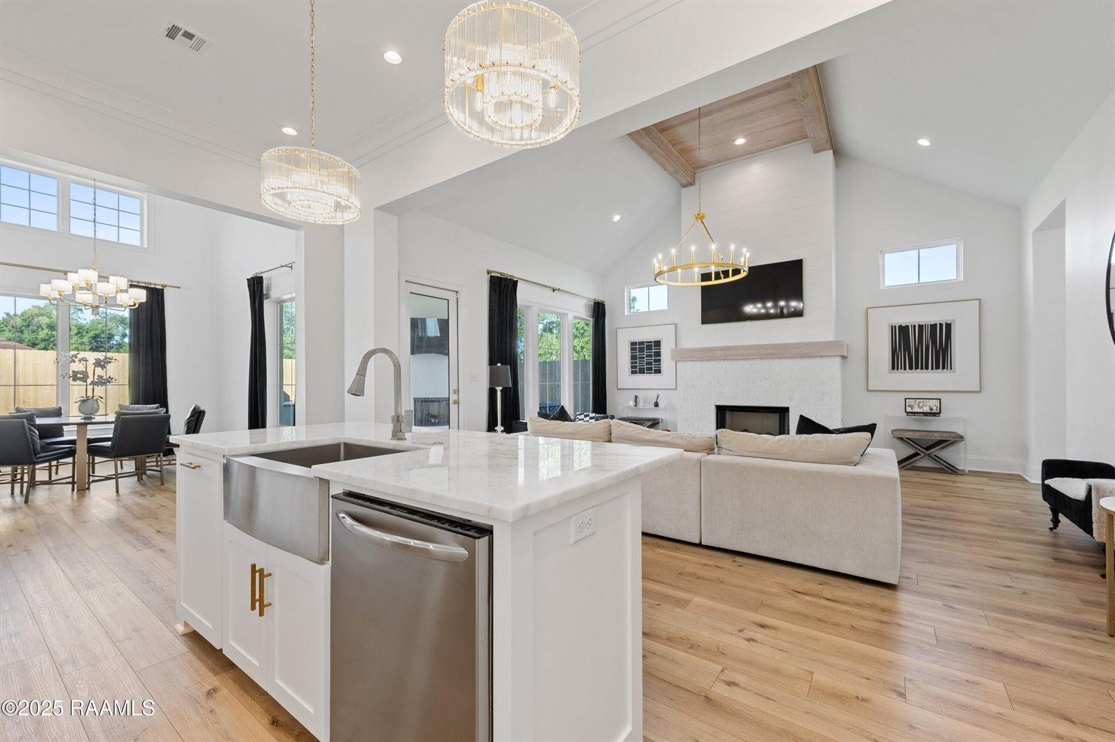 313 Harvest Creek Lane, Lafayette, LA 70508